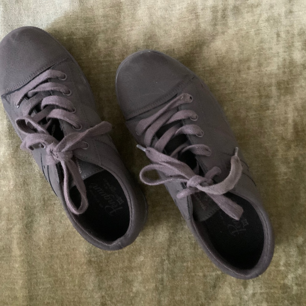 Boys shoes